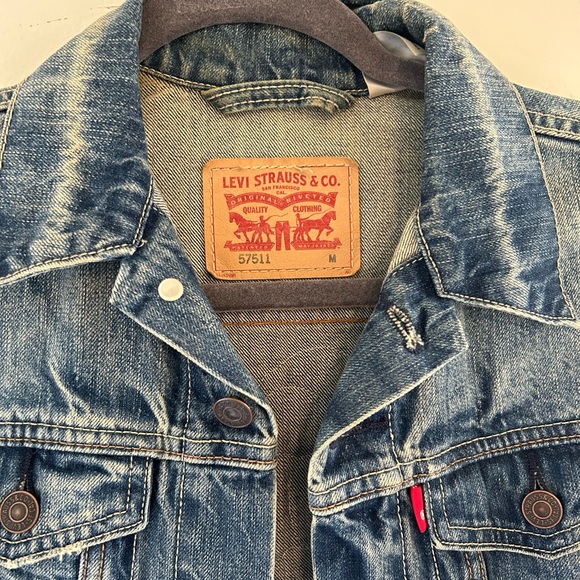 Levi’s Denim Jacket with Custom Flower Patchwork, Women’s Medium - Picture 3 of 4